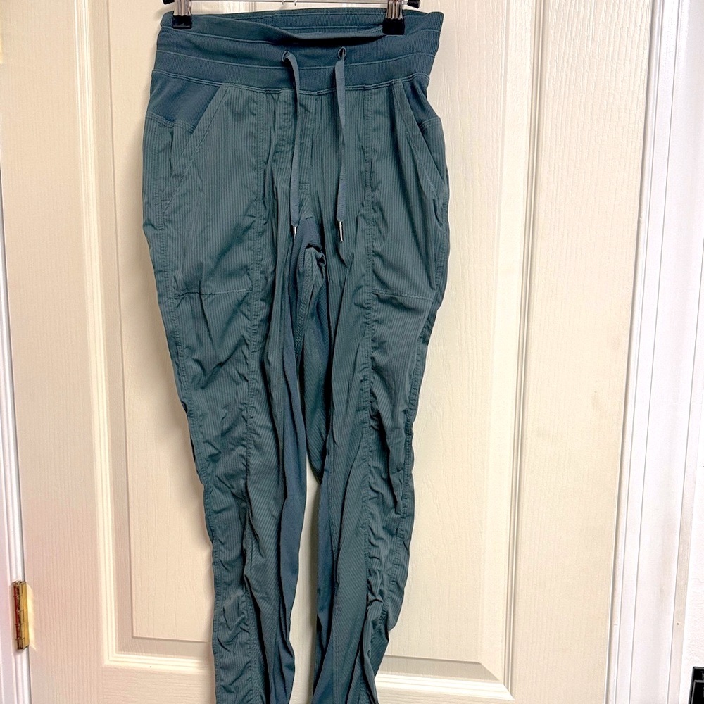 Lululemon street to studio pant II